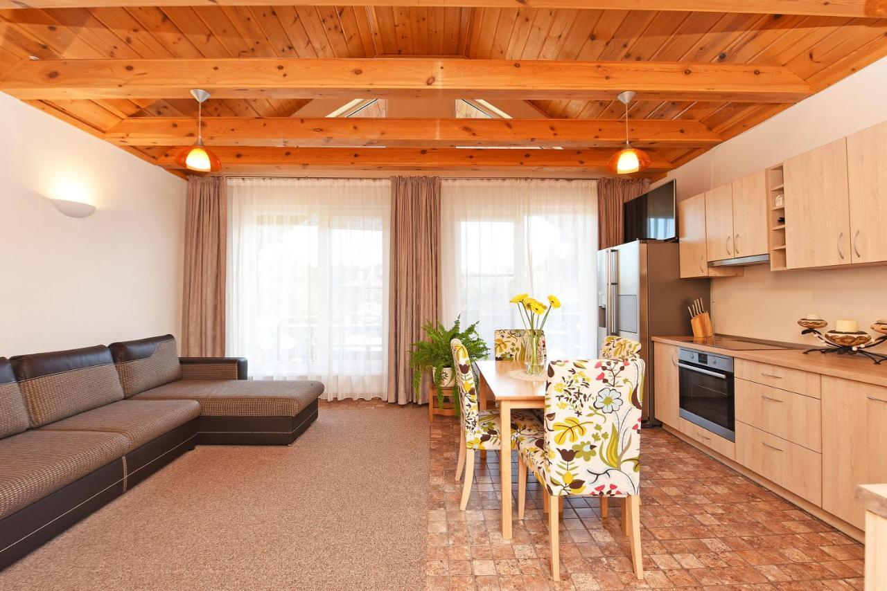 Pajurio Vingis Aparthotel พาลังกา ภายนอก รูปภาพ